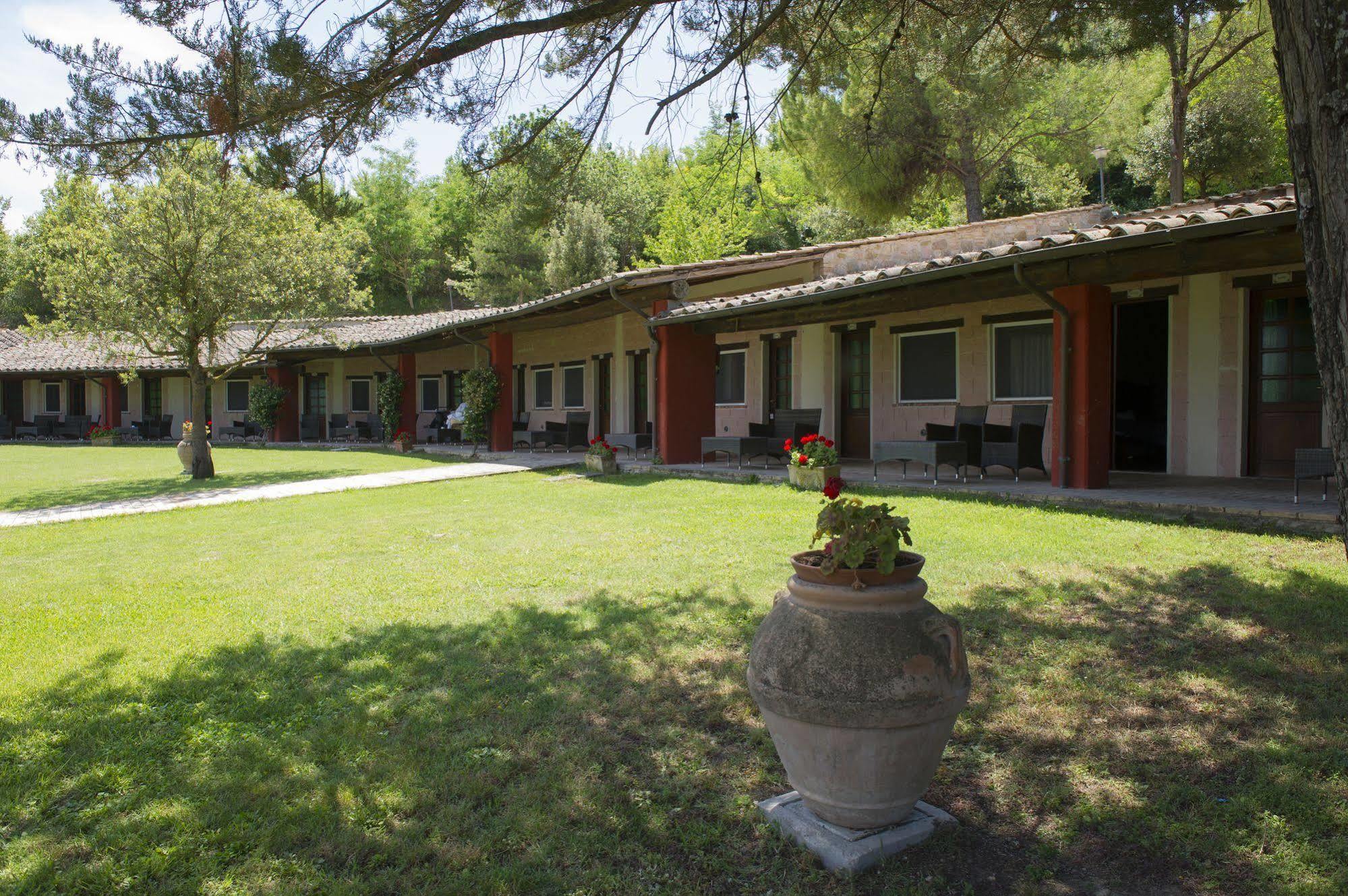Il Poggio Dei Pettirossi Bevagna Exterior foto