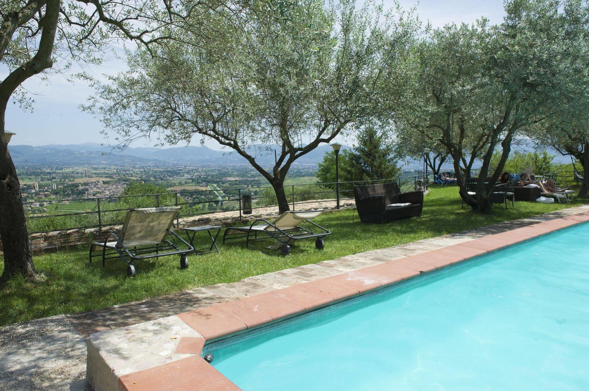 Il Poggio Dei Pettirossi Bevagna Exterior foto
