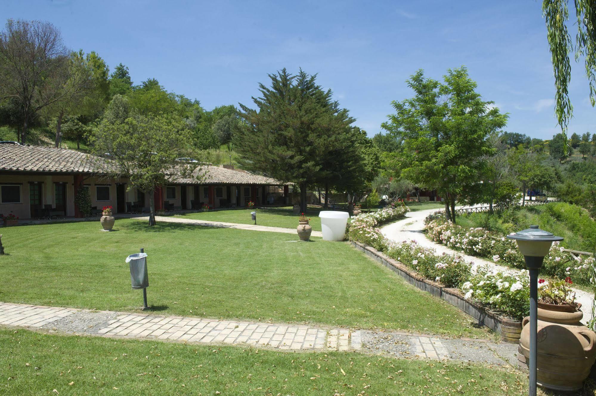 Il Poggio Dei Pettirossi Bevagna Exterior foto